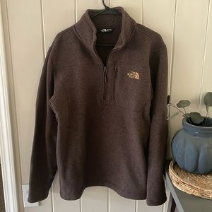 Mens North Face, 1/4 zip sweatshirt size L